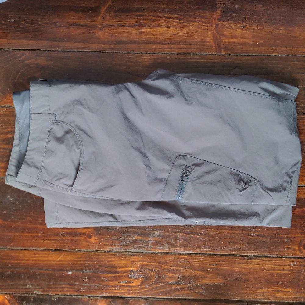 Child's unisex hiking pants summer weight with adjustable/convertible legs.